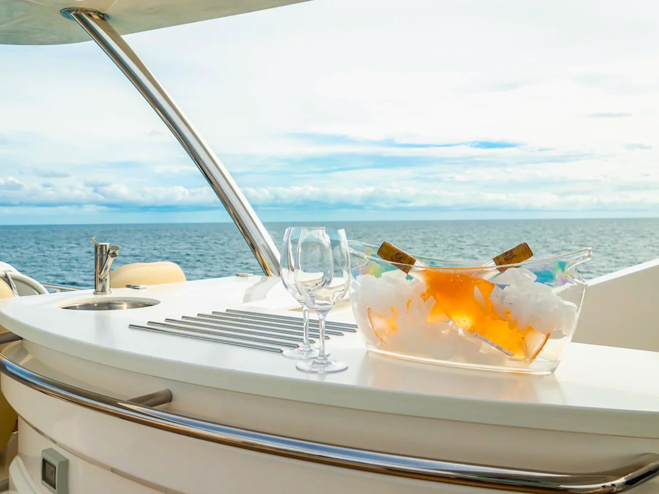 75' SunSeeker - Yacht Rental in Nassau, Bahamas