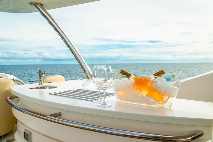 75' SunSeeker - Yacht Rental in Nassau, Bahamas
