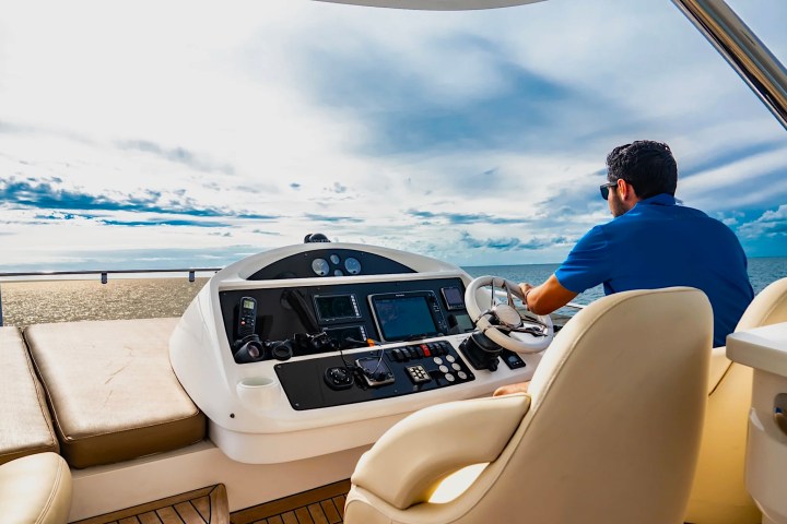 75' SunSeeker - Yacht Rental in Nassau, Bahamas