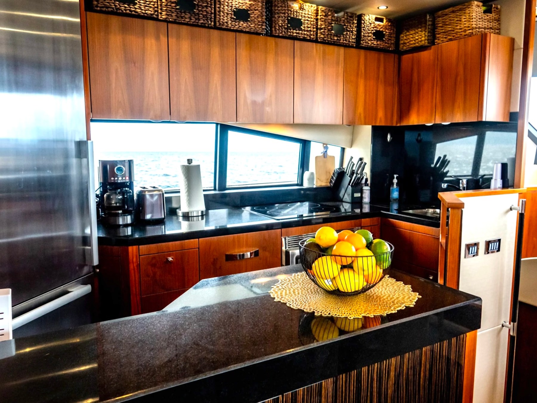 75' SunSeeker - Yacht Rental in Nassau, Bahamas