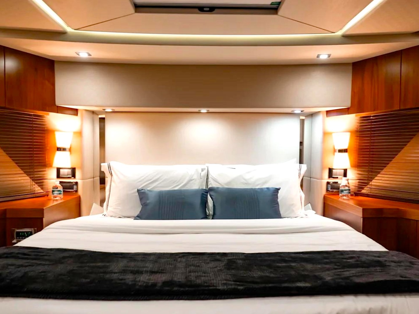 75' SunSeeker - Yacht Rental in Nassau, Bahamas