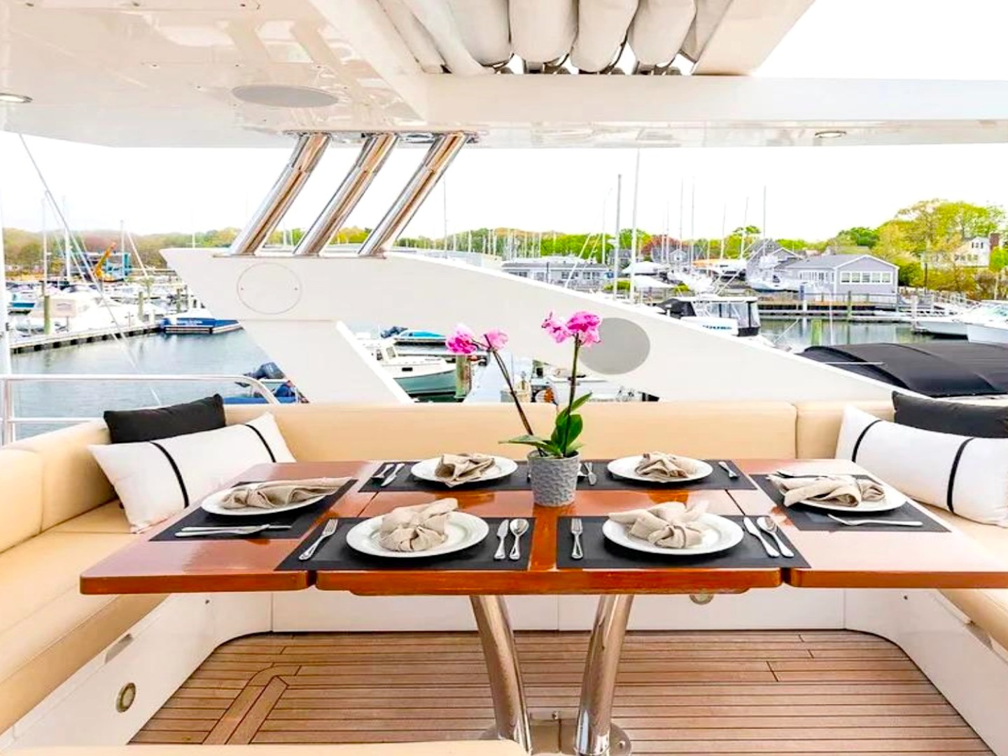 75' SunSeeker - Yacht Rental in Nassau, Bahamas
