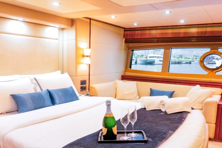 75' SunSeeker - Yacht Rental in Nassau, Bahamas