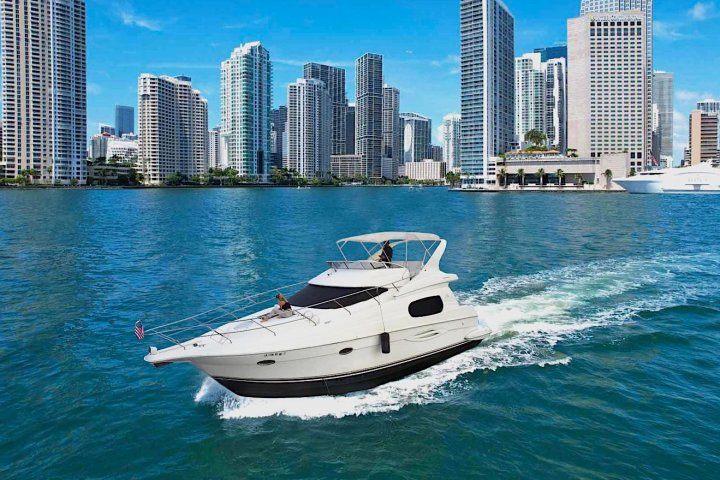 46' Silverton - Boat Rental in Miami Beach, Florida