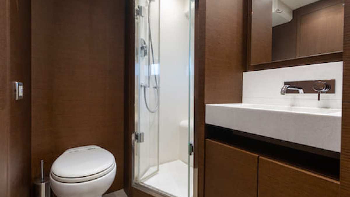 75' Prestige - Yacht Rental in Aventura, Florida