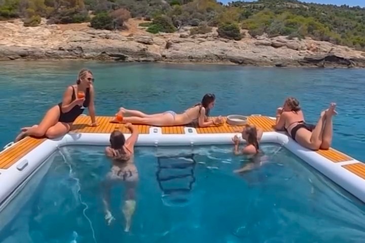 Inflatable Pool - Water Toy Rentals for Homes, Boat & Yacht Charters