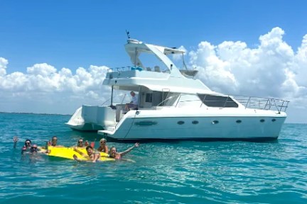 50' Africat - Yacht Rental in Fort Myers, Florida