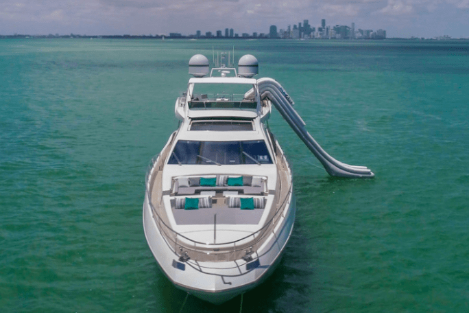 103' Azimut - Yacht Rental in Miami, Florida