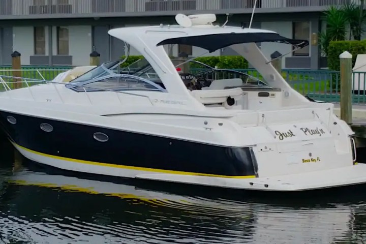 40' Regal - Boat Rental in Sarasota, Florida