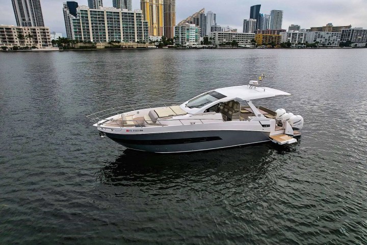 42' Azimut - Boat Rental in Miami Beach, Florida