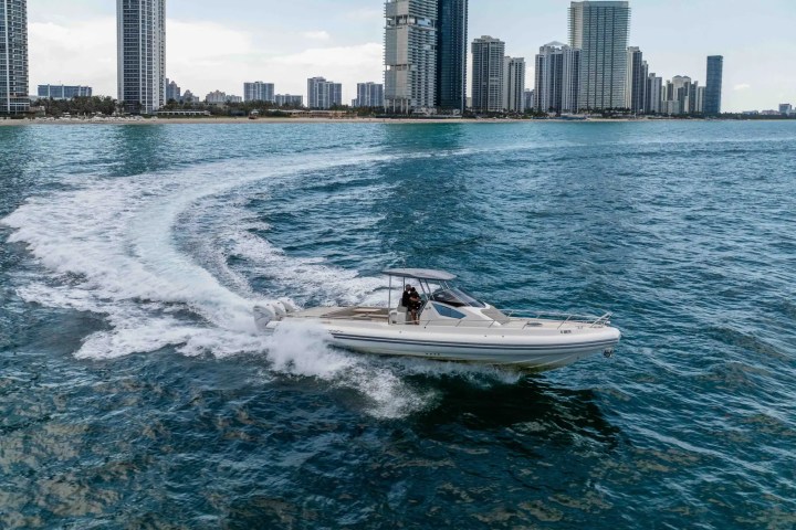 44′ Capelli side‑profile Miami