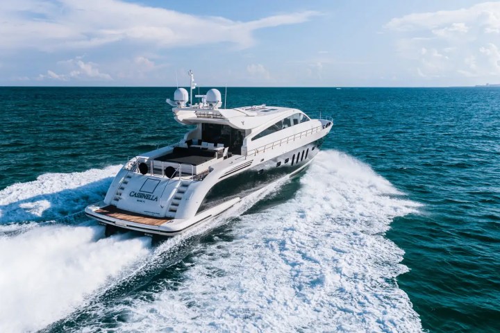 101' Leopard - Yacht Rental in Miami, Florida