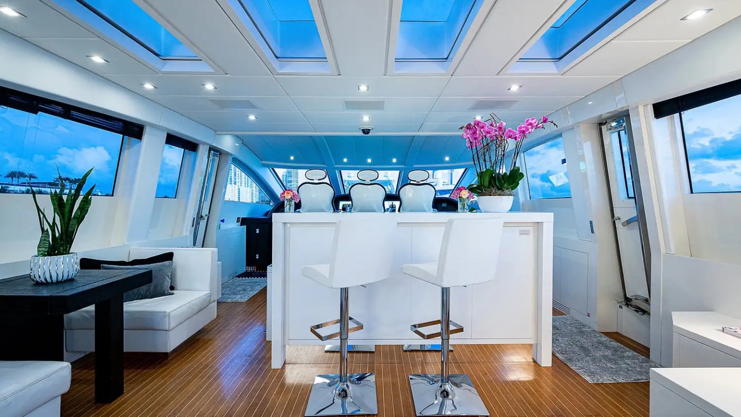 Decorative interior detail on 101′ Leopard Miami