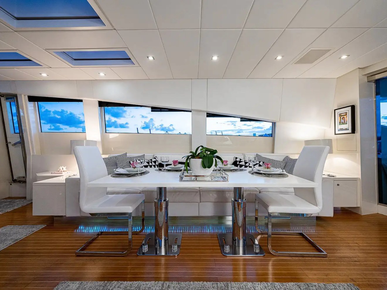 Interior dining table on 101′ Leopard Miami