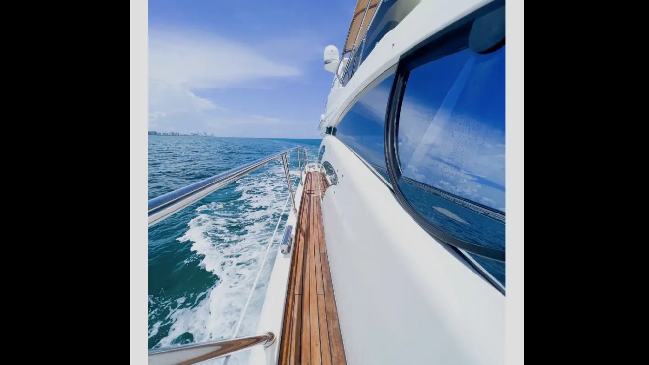50' Azimut - Yacht Rental in Hollywood, Florida