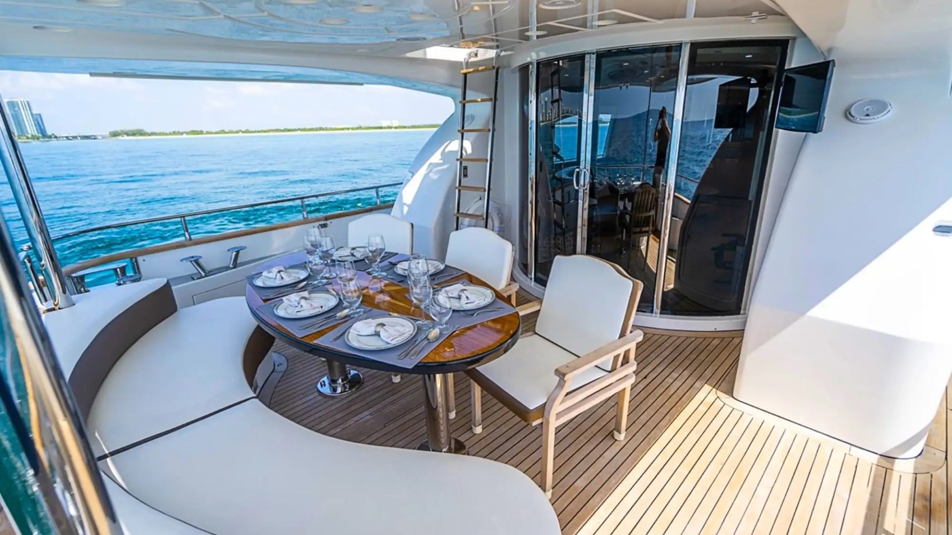 Aft shade lounge on 85′ Azimut Miami