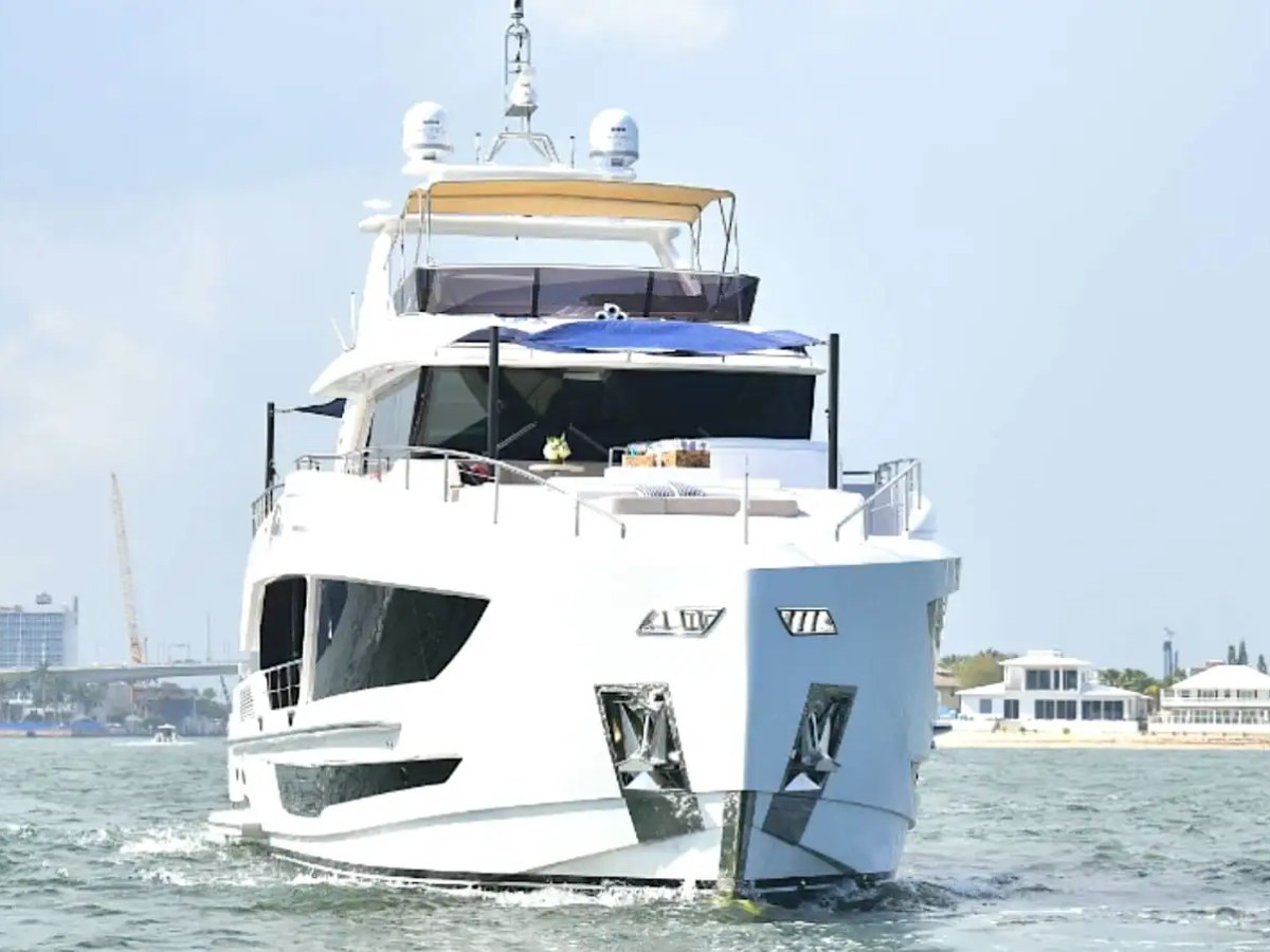 110' Horizon - Yacht Rental in Fort Lauderdale, Florida