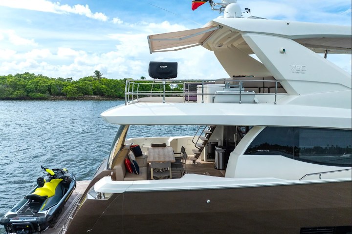 75' Prestige - Yacht Rental in Hollywood, Florida