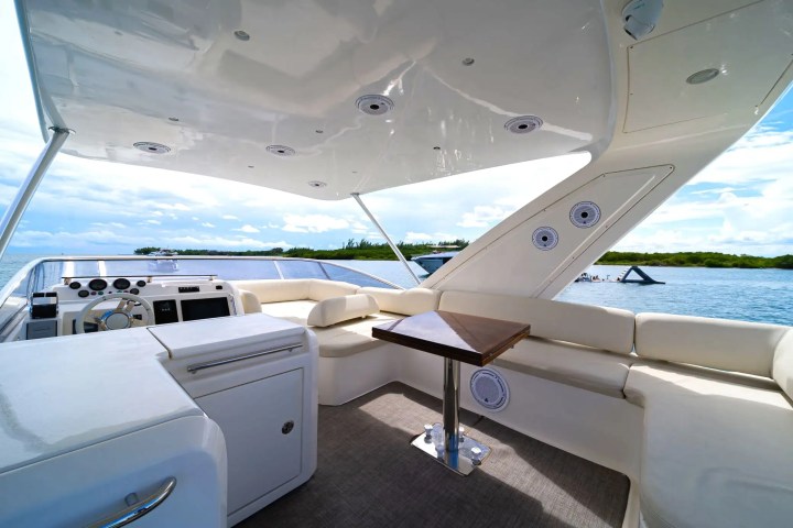62' Azimut - Yacht Rental in Miami Beach, Florida