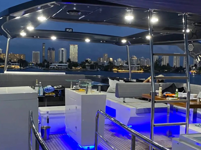 80' Astondoa - Yacht Rental in Fort Lauderdale, Florida