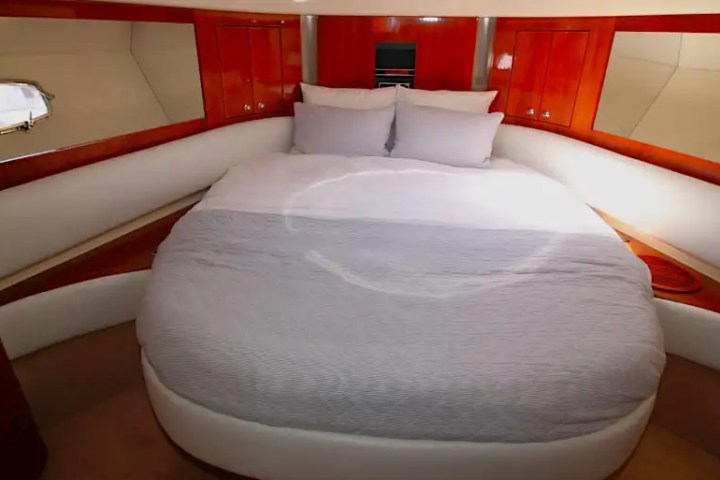 52' Fairline - Yacht Rental in Riviera Beach, Florida