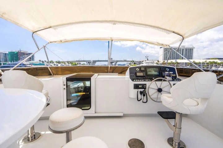 95' Intermarine - Yacht Rental in Fort Lauderdale, Florida