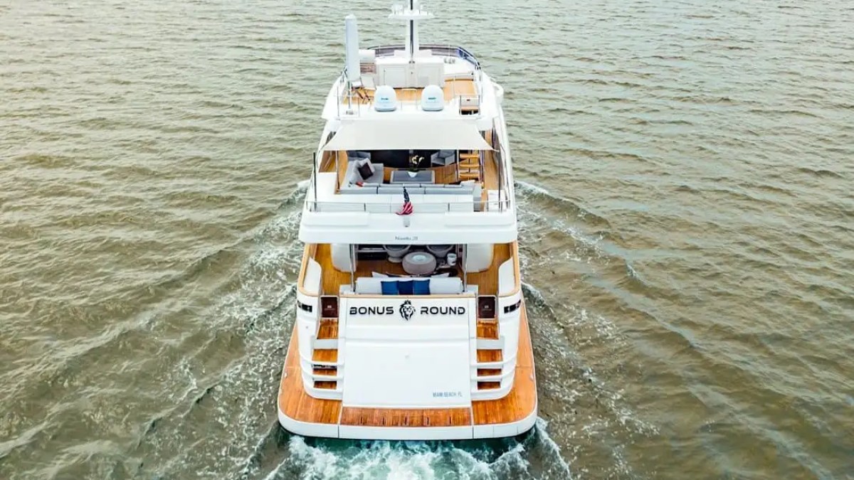 Aft shade lounge on 95′ Custom Line Miami