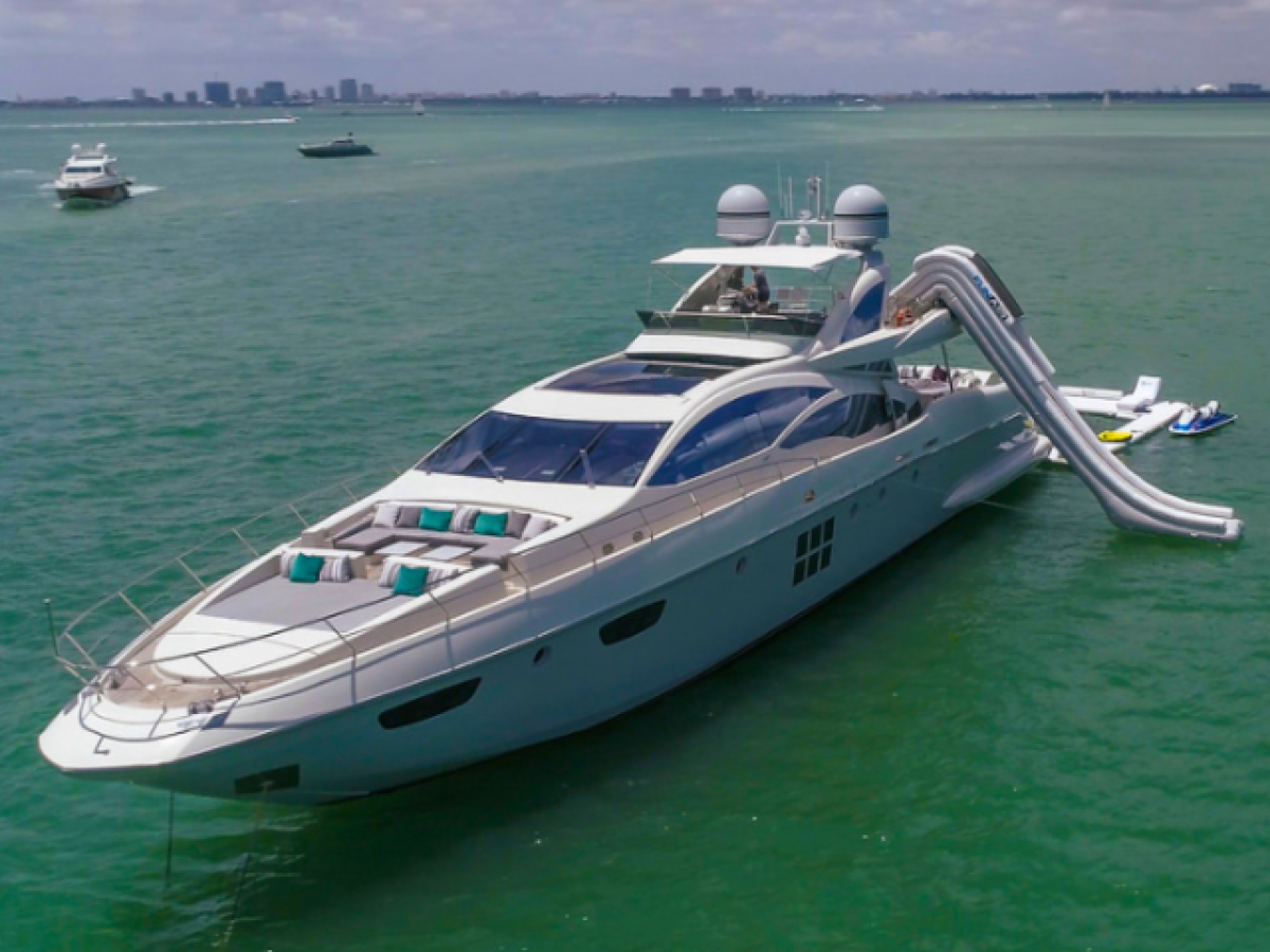 103' Azimut - Yacht Rental in Miami, Florida