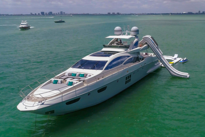 103' Azimut - Yacht Rental in Miami, Florida