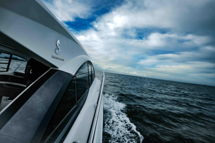 38′ Beneteau bow seating area Key Biscayne