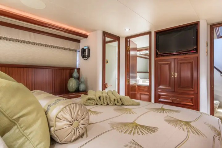 112' Westport - Yacht Rental in Palm Beach, Florida