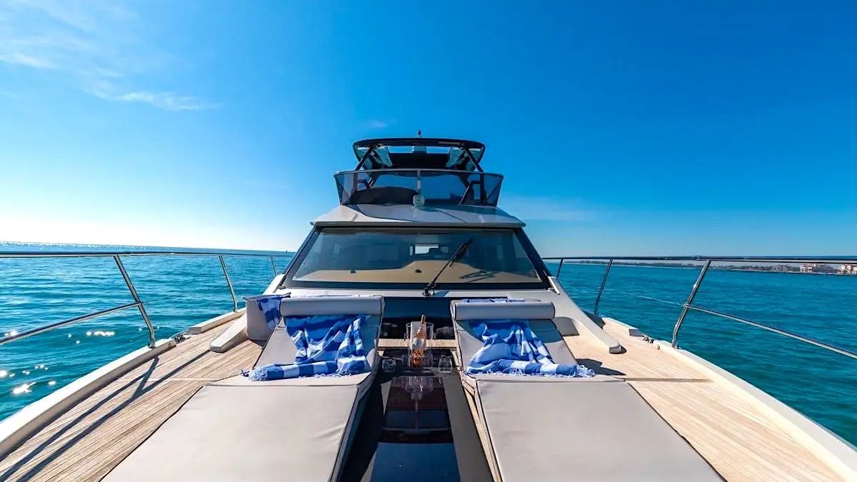 62′ Beneteau bow seating area Aventura