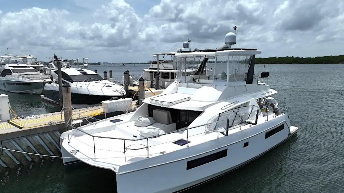 43′ Leopard bow view at dock with marina backdrop