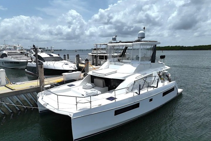 43′ Leopard bow view at dock with marina backdrop