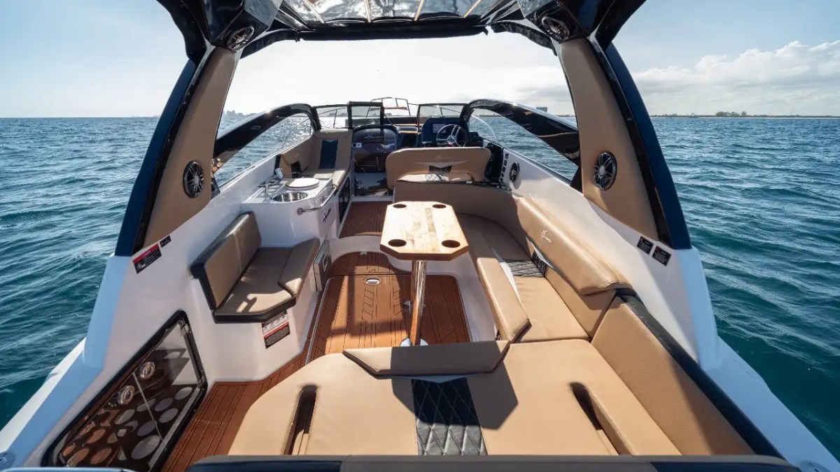 33' Hanover - Boat Rental in Palm Beach, Florida