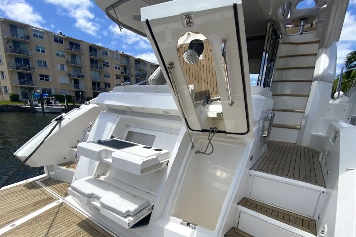 56' SunSeeker - Yacht Rental in Fort Lauderdale, Florida