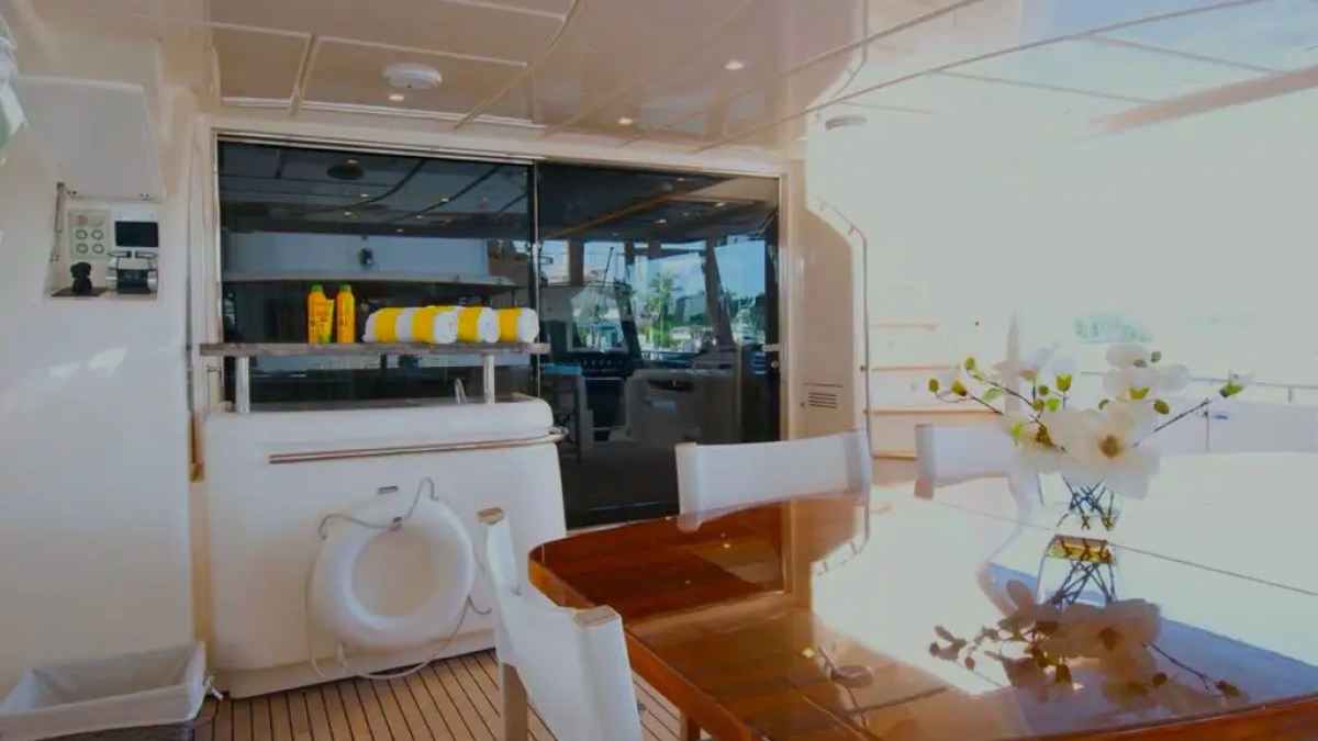 88' Ferretti - Yacht Rental in Fort Lauderdale, Florida