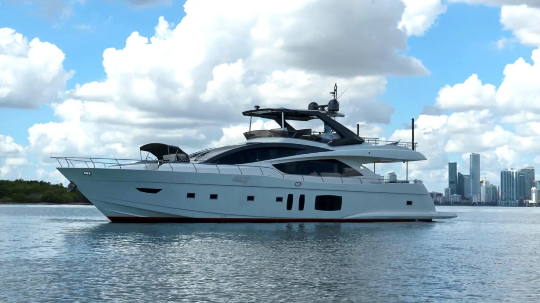 80' Astondoa - Yacht Rental in Fort Lauderdale, Florida