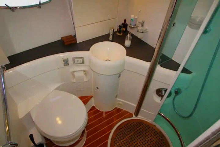 52' Fairline - Yacht Rental in Riviera Beach, Florida