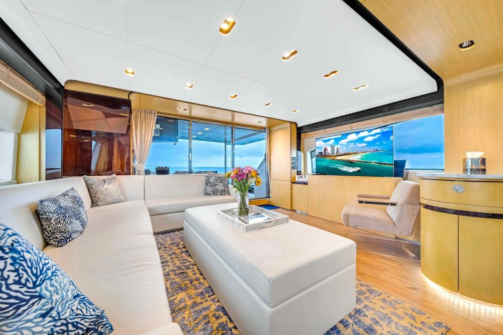 84′ Azimut bow seating area Miami – image 11