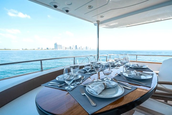 85′ Azimut swim platform Miami – image 06