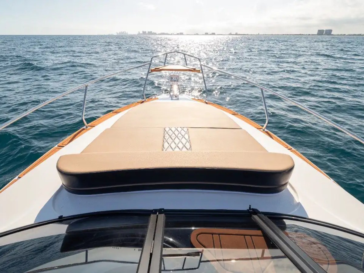 33' Hanover - Boat Rental in Palm Beach, Florida