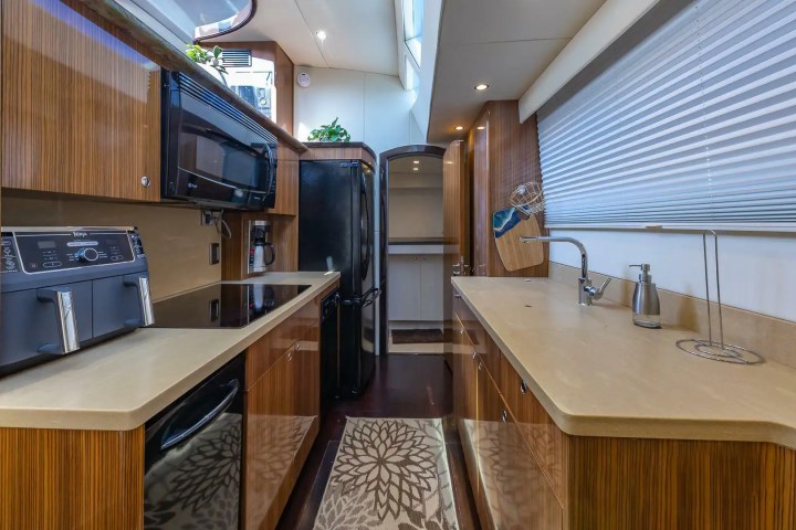 65' Axcell - Yacht Rental in Palm Beach Gardens, Florida