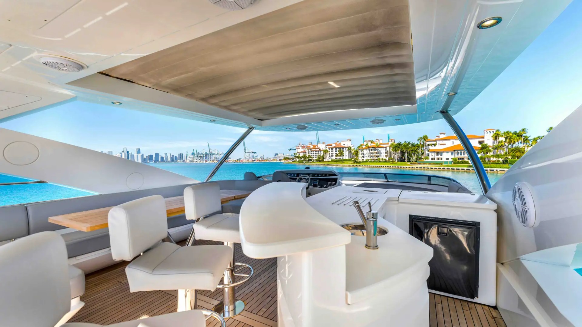 96' Sunseeker - Yacht Rental in Miami Beach, Florida