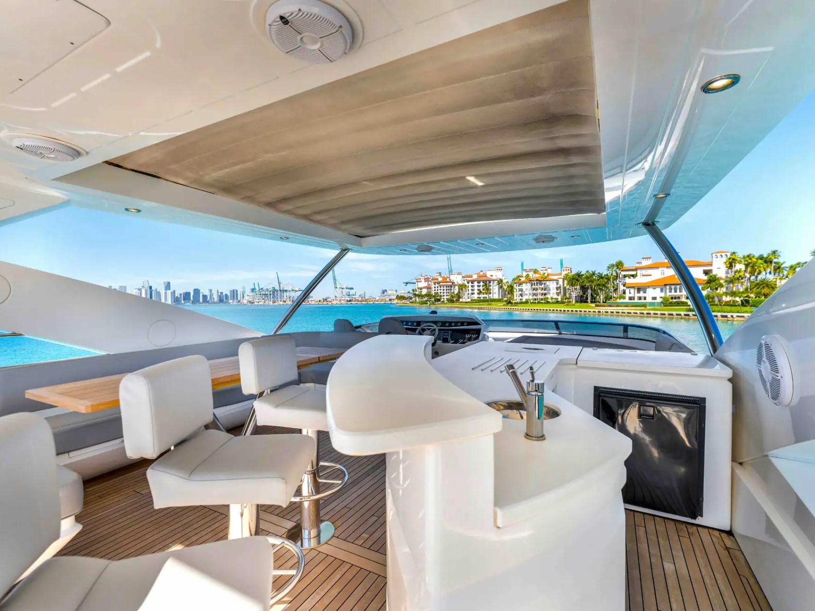 96' Sunseeker - Yacht Rental in Miami Beach, Florida