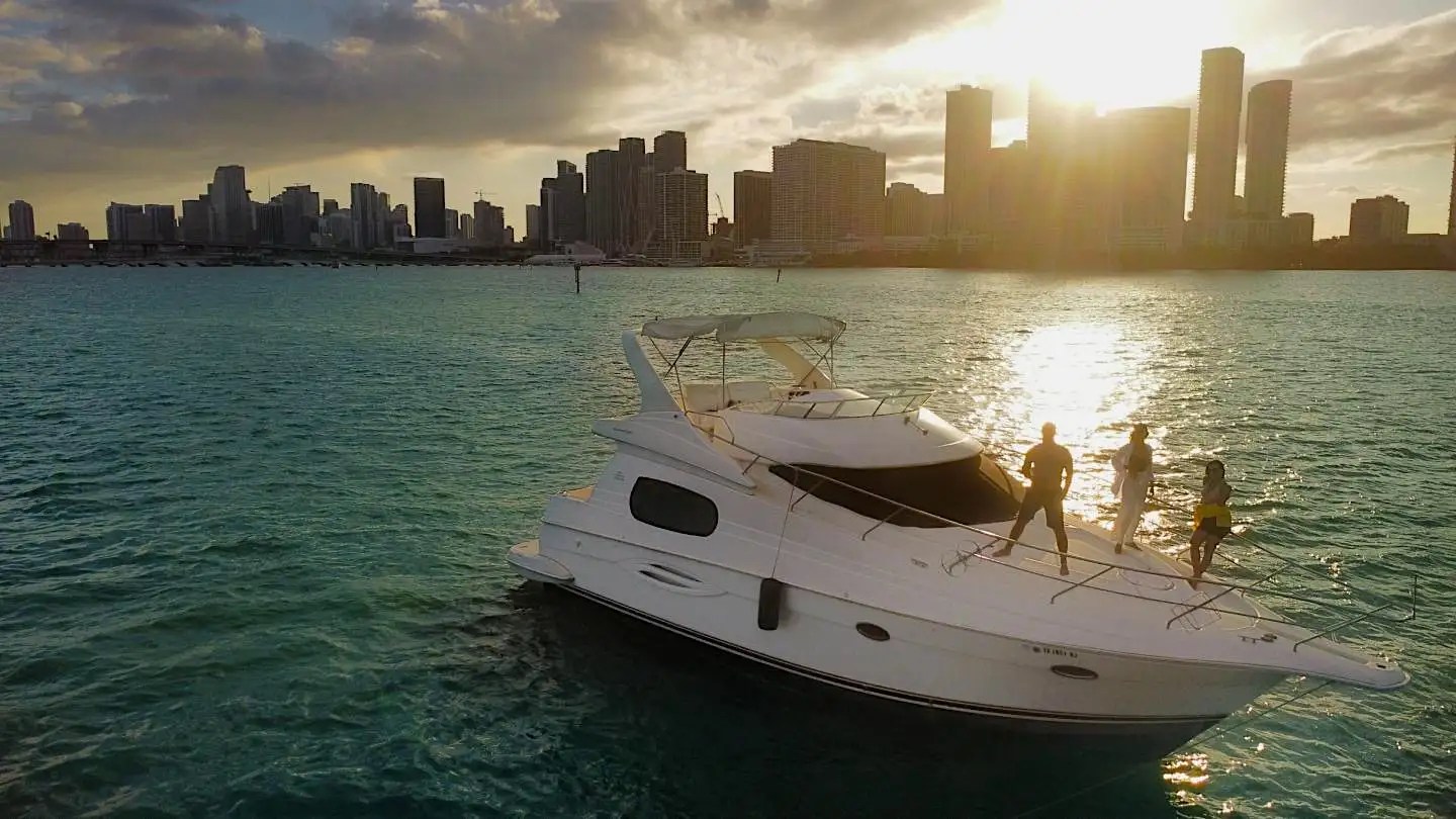 46′ Silverton boat sunset cruising Miami