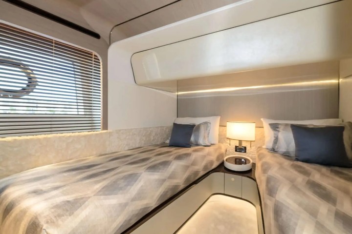 abin.webp 88′ Azimut guest cabin Nassau