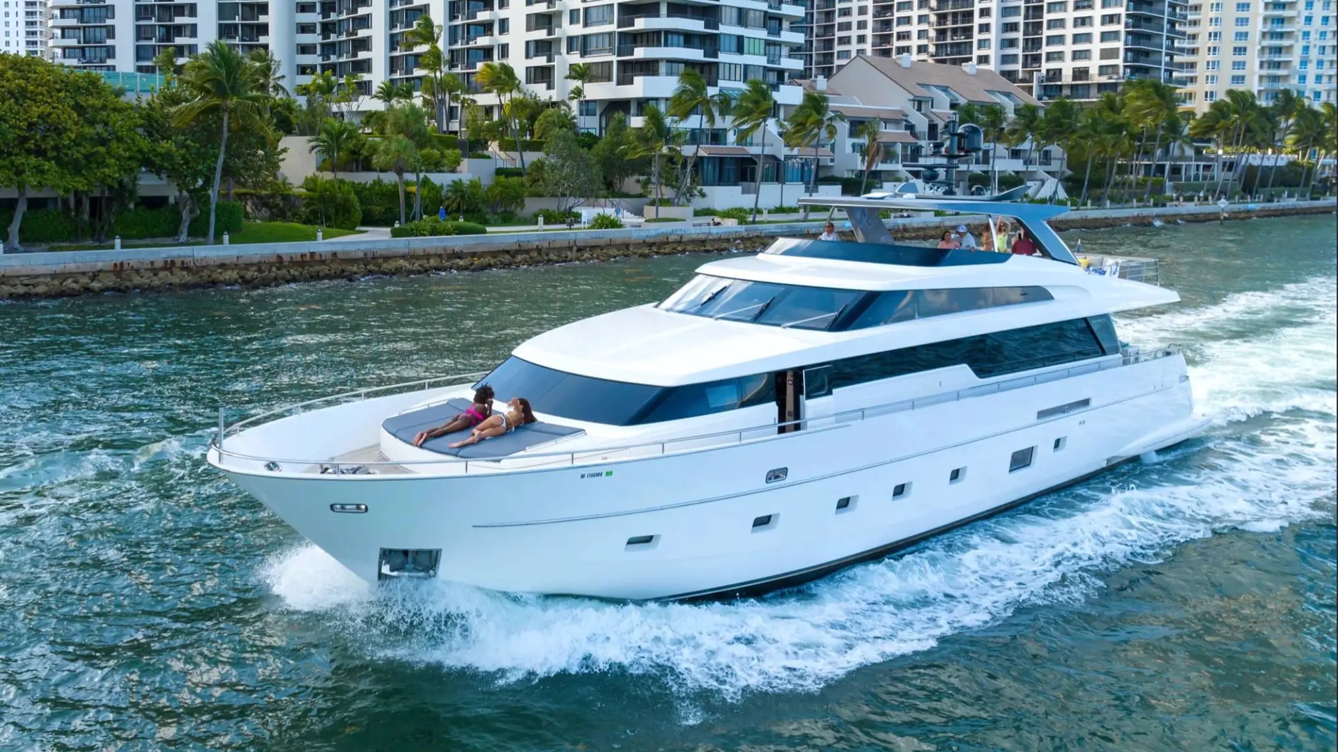 97' San Lorenzo - Yacht Rental in Miami Beach, Florida