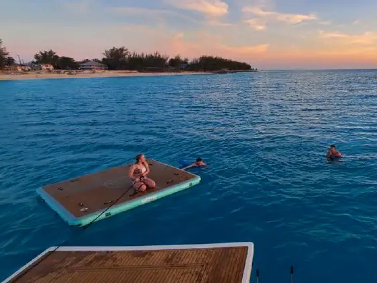 88' Ferretti - Yacht Rental in Fort Lauderdale, Florida