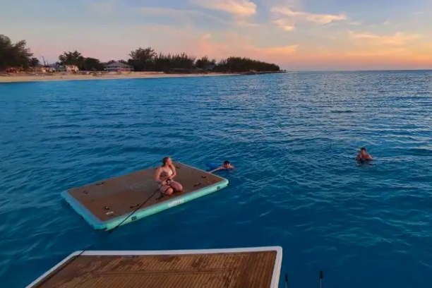 88' Ferretti - Yacht Rental in Fort Lauderdale, Florida